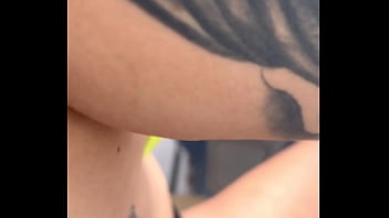 Homem toca e acocha uber moto mulher no fim ela faz algo inédito