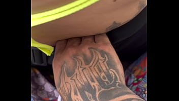 Homem toca e acocha uber moto mulher no fim ela faz algo inédito