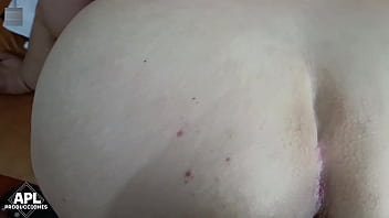 Cuando no esta la esposa mi jefe me dice que me ponga un lindo traje para hacer los oficios de la casa y siempre me termina follando parte 2