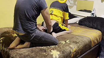 Le Chupe El Culo Al Hermanastro De Mi Mejor Amigo Hasta Terminar De Llenarle El Culo Con Mi Leche Calientita thumbnail