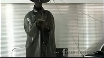 Femmes en capes latex fétichisme