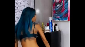 Mc tati zaqui dançando gostoso