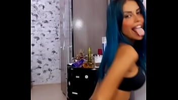 Mc tati zaqui dançando gostoso