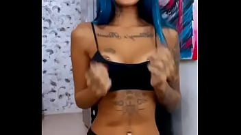 Mc tati zaqui dançando gostoso