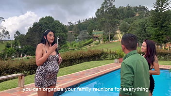 Cachonda agente inmobiliaria se folla a sus clientes para cerrar un gran trato parte 1