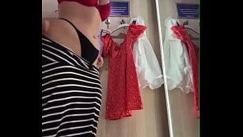 Extreme fingering in the mall