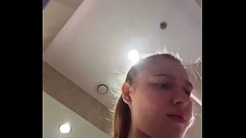 Extreme fingering in the mall