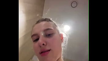 Extreme fingering in the mall