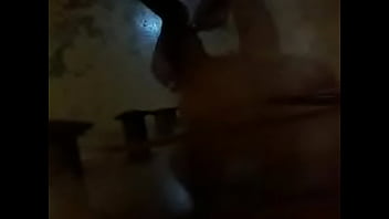 Novinha putinha tirando tudo