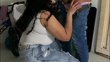 Venezolana me toca en las escaleras del centro comercial