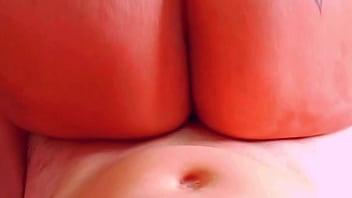 Quero sentar assim em você até você me encher de porra