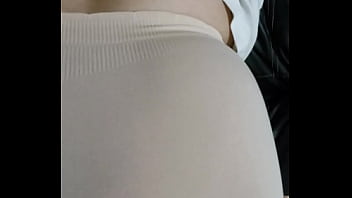 La vecina le gusta mandarme fotos y que me la folle