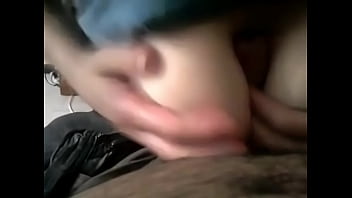 Youporn en las tetas de mi esposa