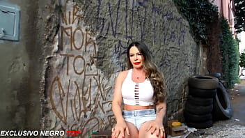 Borracheiro de sorte comeu a cléo cadilac diz a cleo que a rola do borracheiro tinha 30cm