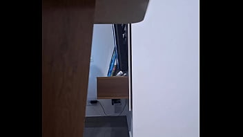 Husband films wife cleaning the floor en sub