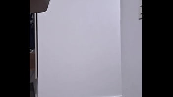 Husband films wife cleaning the floor en sub