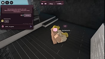 Cachando a una perro de roblox