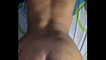 Mi vecina se hace la educada pero es bien puta me hecho su leche materna en mi polla