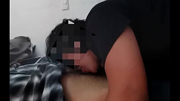 Milf gives me a delicious oral while she worships my belly button