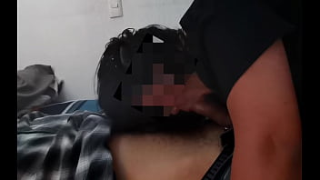 Milf gives me a delicious oral while she worships my belly button