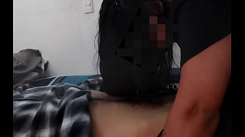 Milf gives me a delicious oral while she worships my belly button