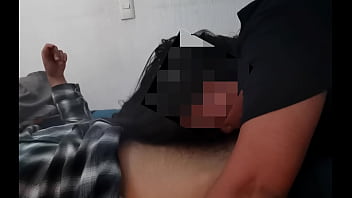 Milf gives me a delicious oral while she worships my belly button