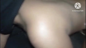 Meu marido levou minha amiga na rua do sexo