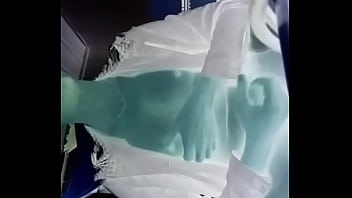 Adoro mamilos meus acariciar