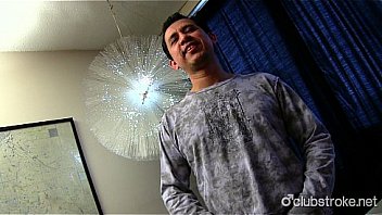 Amateur Straight Guy Juan Masturbating thumbnail