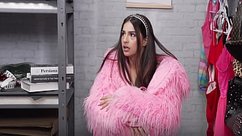 Lying teen sofie reyez caught in trouble after stealing heels