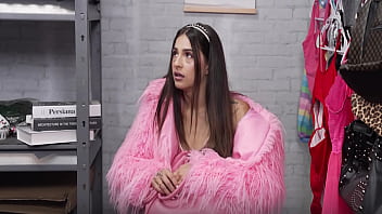 Lying teen sofie reyez caught in trouble after stealing heels