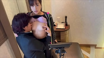 野球部キャプテンとマネージャーがカラオケデートで喉奥までフェラさせて中出しする高◯生カップル