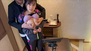 野球部キャプテンとマネージャーがカラオケデートで喉奥までフェラさせて中出しする高◯生カップル