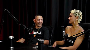 Adora um cabaré está no primeiro relacionamento aberto tem três mulheres e foi pedida em casamento natt paradise & raposão watch sheer red