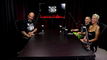 Adora um cabaré está no primeiro relacionamento aberto tem três mulheres e foi pedida em casamento natt paradise & raposão watch sheer red