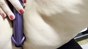 Meu pai saiu e eu levei meu vizinho la em casa pra fuder