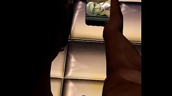 Esposa lo engaña y él lo descubre