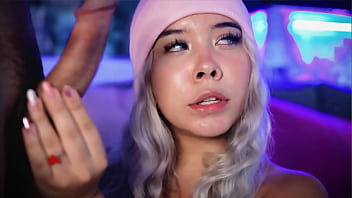 Colombian couple loves to exhibit their sex life to anyone who pays for it