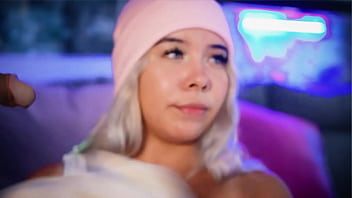 Colombian couple loves to exhibit their sex life to anyone who pays for it