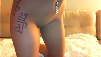 Nerd teen masturbates fingers her wet pussy