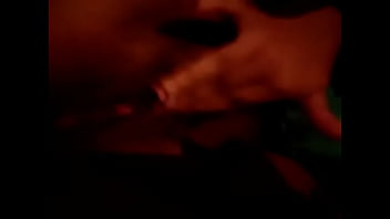 B sends me a vídeo of her wet pussy