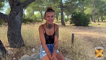 Mel et lyia deux magnifiques coquines aiment la chatte autant que la bite