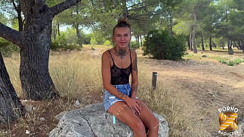 Mel et lyia deux magnifiques coquines aiment la chatte autant que la bite