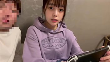 【同棲カップルのsex】ゲームに夢中の彼女のジーンズをお尻まで半分脱がせて立ちバックでイかせてあげました。 【同棲カップルのsex】ゲームに夢中の彼女のジーンズをお尻まで半分脱がせて立ちバックでイかせてあげました。