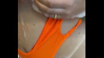 Casada Se Mostrando Na Hidromassagem thumbnail