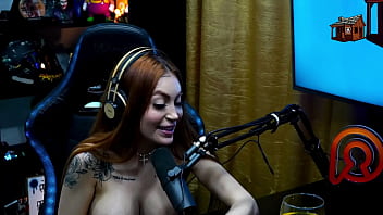 Mari ávila mostrou seu corpo maravilhoso que fez o ruan ficar cheio de tesão o podcast pegou fogo pápum no barraco