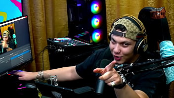 Mari ávila mostrou seu corpo maravilhoso que fez o ruan ficar cheio de tesão o podcast pegou fogo pápum no barraco