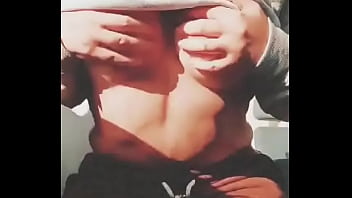 Hoy es #martesdeenseñarlastetas así que aquí tenéis las mías y en publico como más me gusta enseñarlas compen