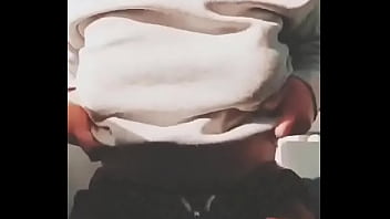 Hoy es #martesdeenseñarlastetas así que aquí tenéis las mías y en publico como más me gusta enseñarlas compen