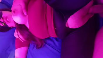 Me folle sin condón a la mejor amiga de mi esposa le encanta el sexo por dinero 1